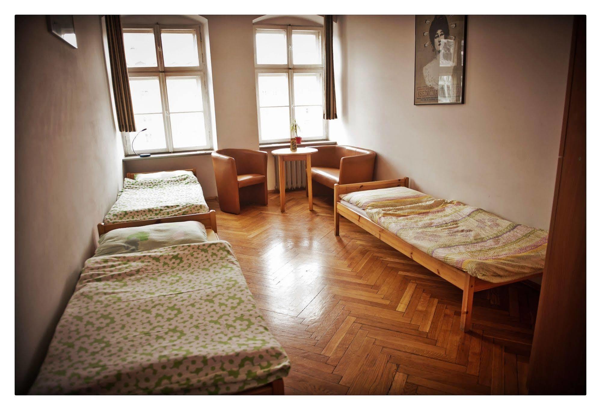 Hostel Bemma - Ozonowane Pokoje 弗罗茨瓦夫 外观 照片