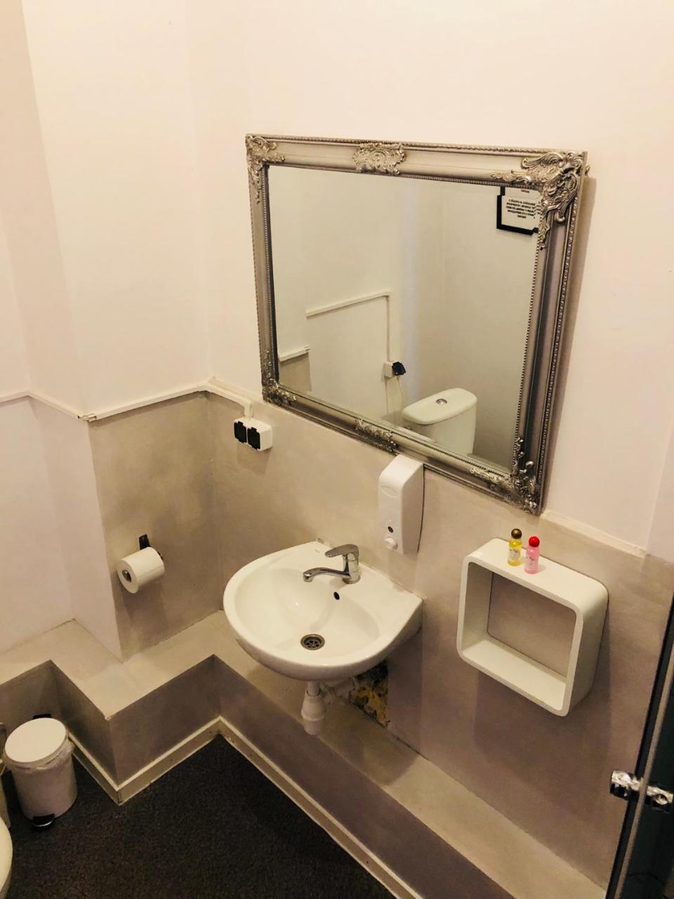 Hostel Bemma - Ozonowane Pokoje 弗罗茨瓦夫 外观 照片